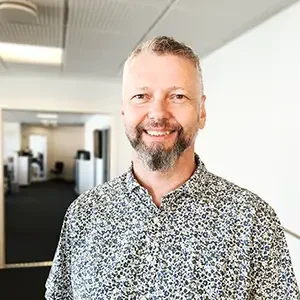 A photo of a team member of the Mutonic staff. Mutonic is a smart and easy IT-procurement platform for companies.
